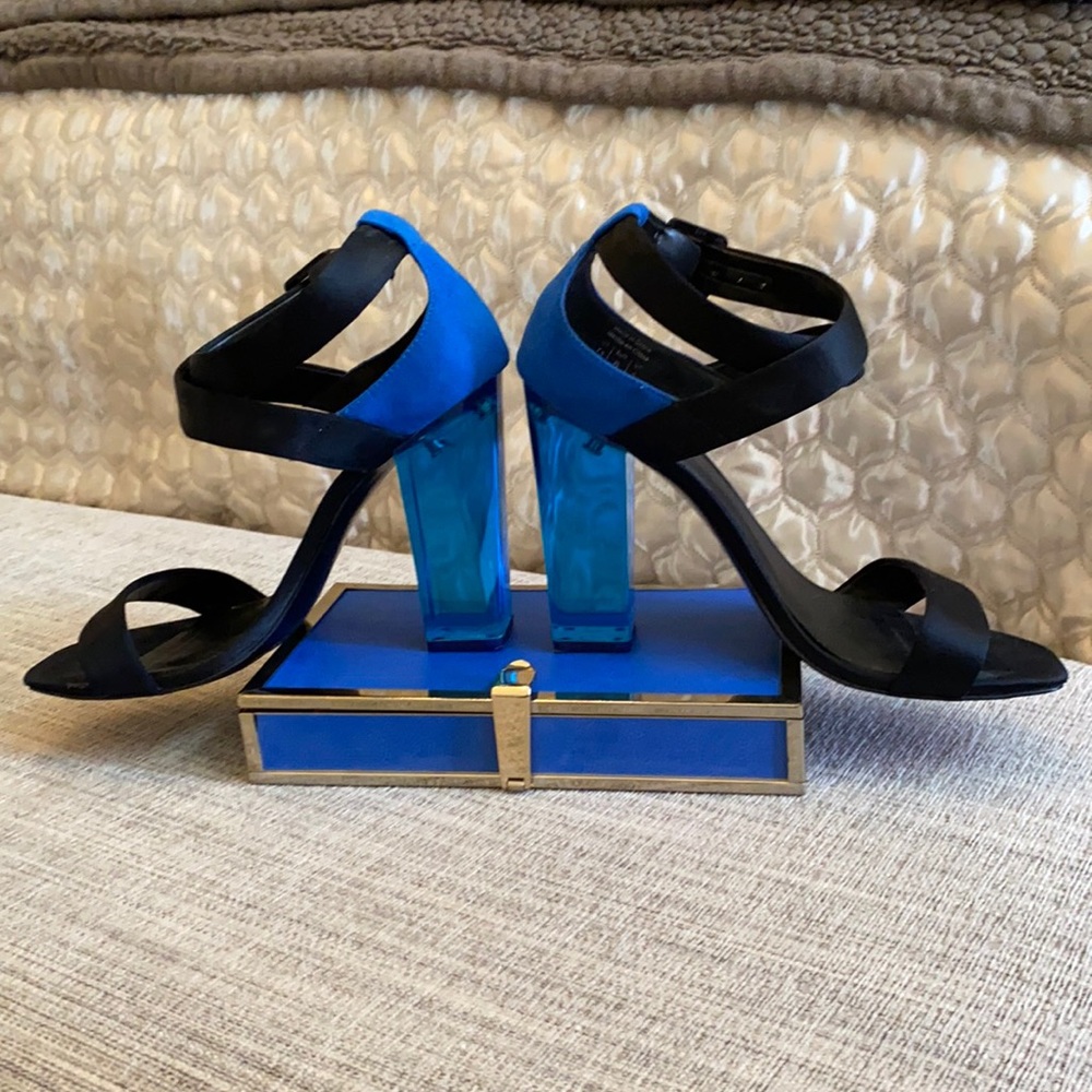 Hollywood! Shoes and matching evening purse.